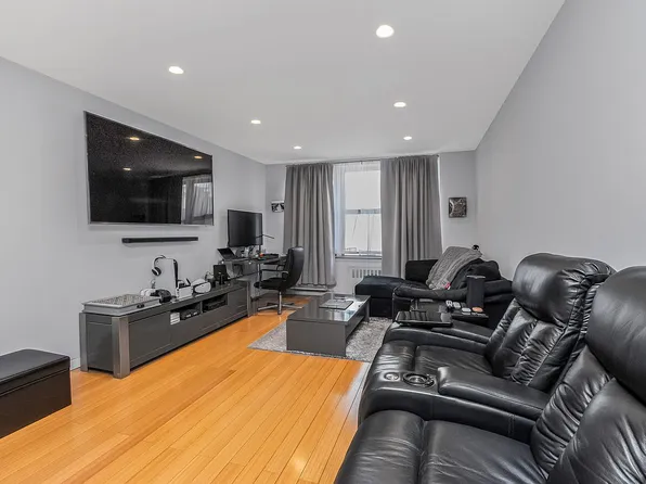 1874 Pelham Pkwy S APT 4A, Bronx, NY 10461