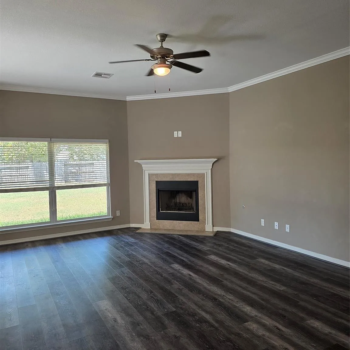 4 bed, 2.0 bath, 2255 sqft, $2,500 — Photo 4