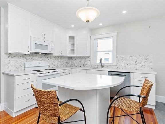 3rd image of 41-43 Elliot St #1
