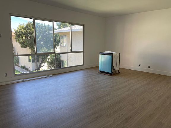 5th image of 1607 Amberwood Dr APT E