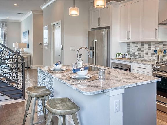 3rd image of 72 Audubon Pl #14