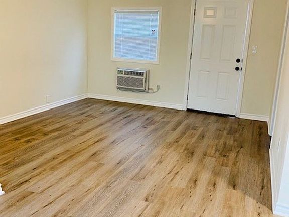 5th image of 212 S Vista Bonita Ave