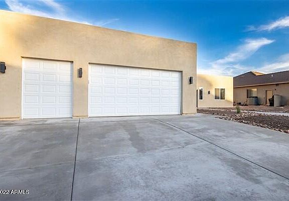 3rd image of 2743 Provenza Dr