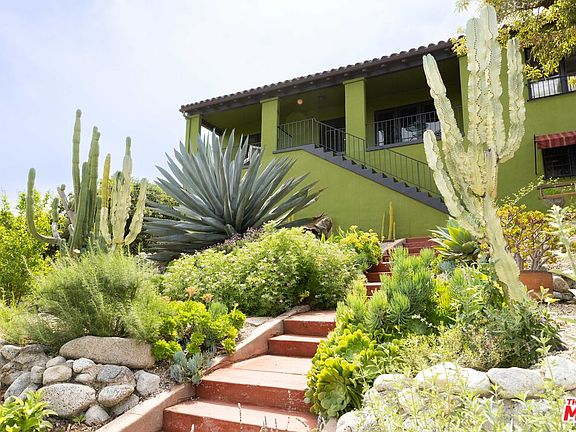 3rd image of 4654 Nob Hill Dr