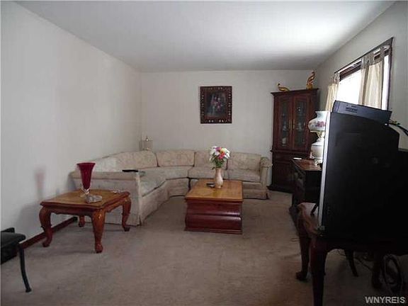 3rd image of 2940 Niagara Ave