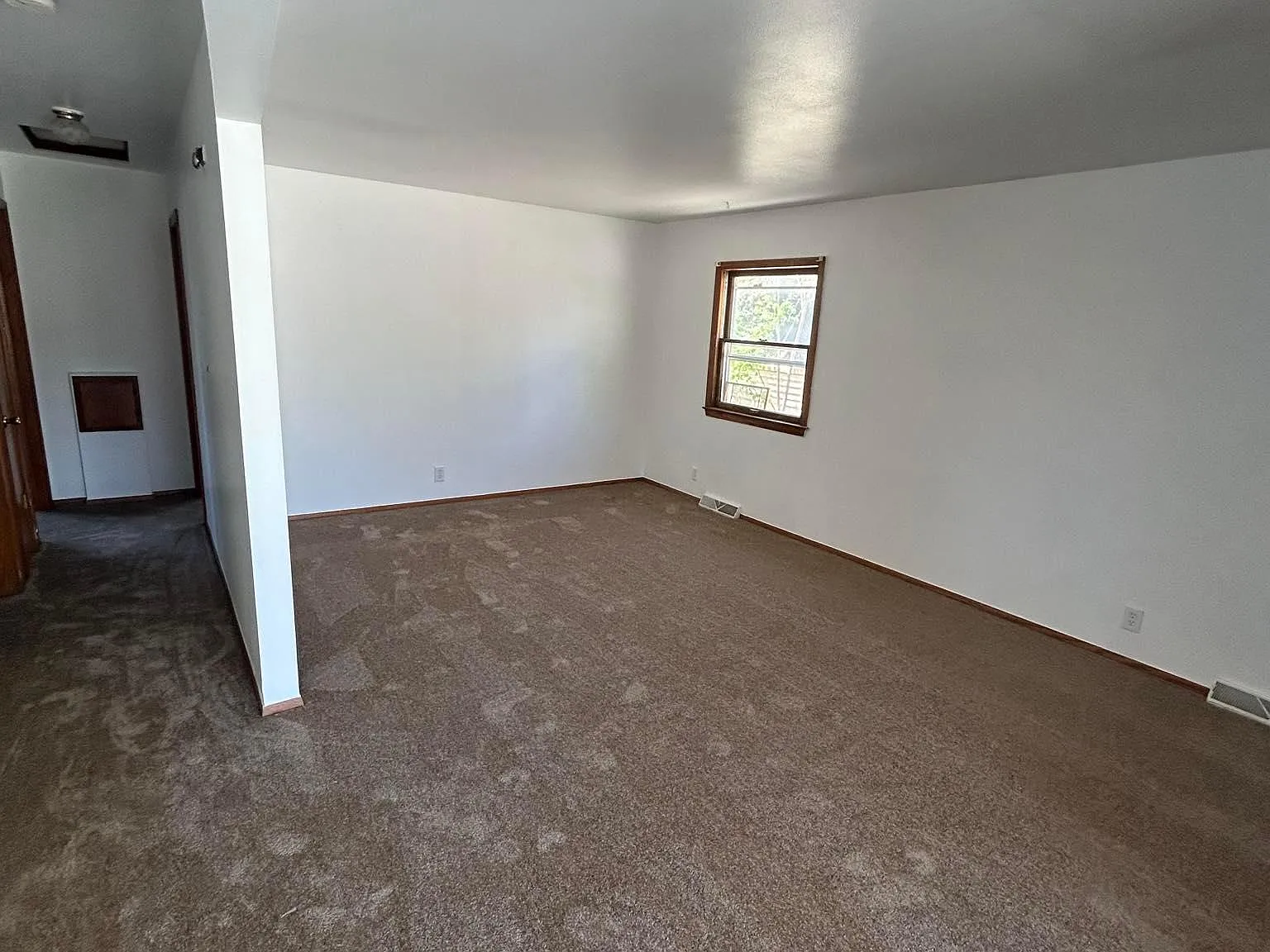 2 bed, 1000 sqft, $1,075 — Photo 4