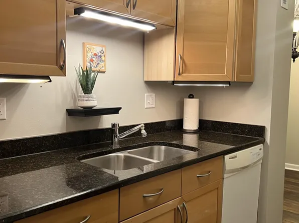 1181 Edgcumbe Rd APT 1014, Saint Paul, MN 55105