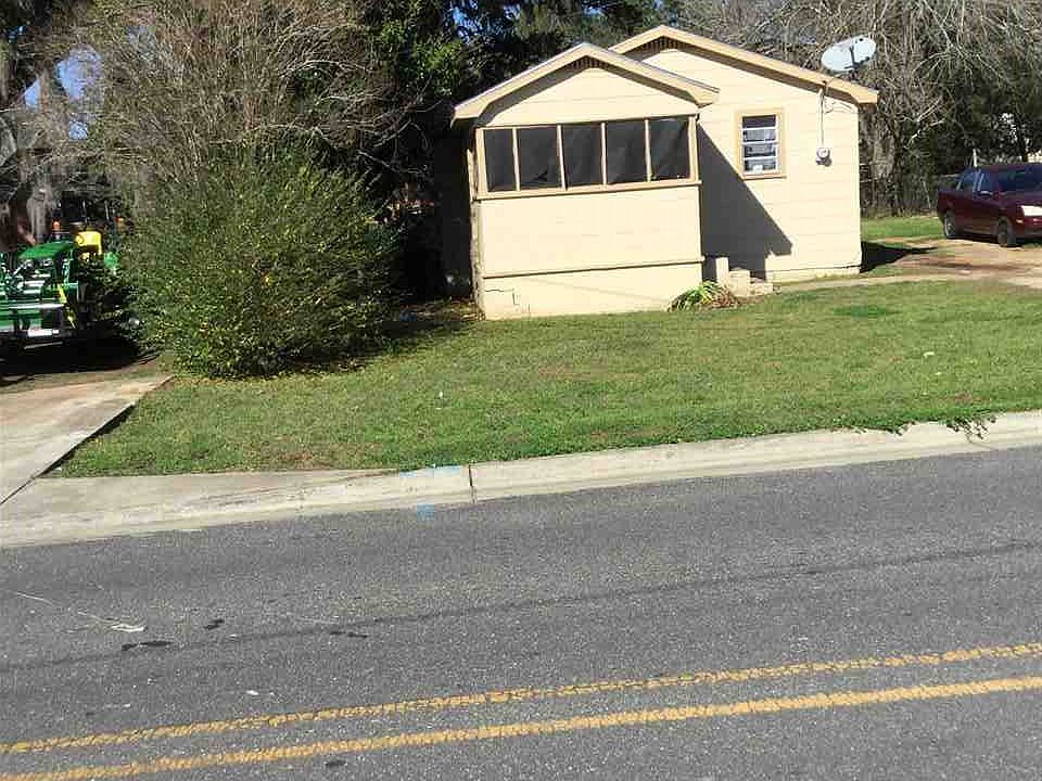 1st image of 640 Campbell St