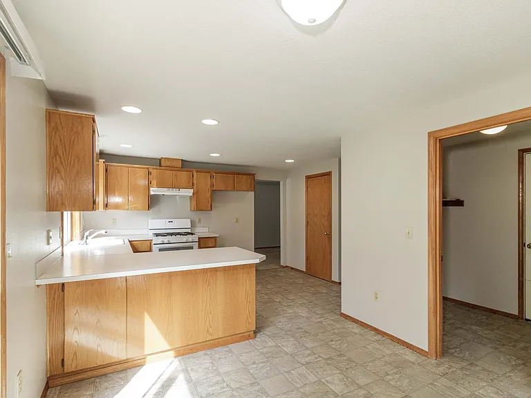15709 NE 12th Way — Photo 14