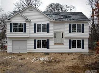 153 Main Ave, Mastic, NY 11950