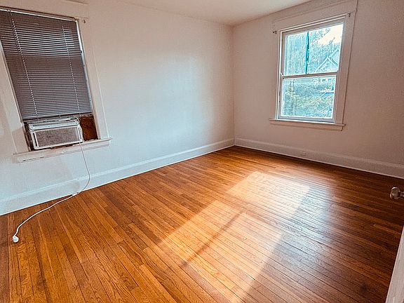 3rd image of 264 N Cooper Ave APT 2