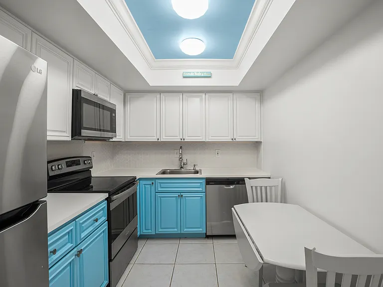 223 Columbia Dr #115 — Photo 4