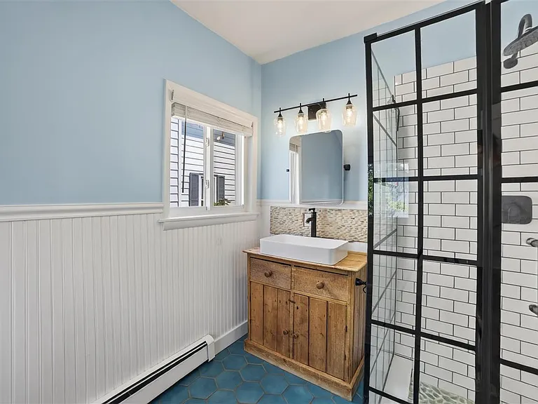 520 Wachtel Ave — Photo 9
