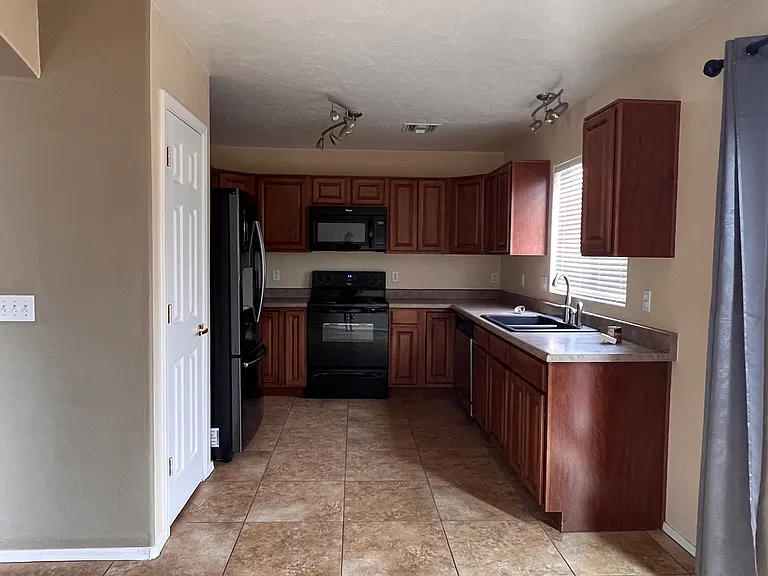2912 N Xochipilli Dr — Photo 23