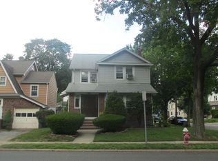 970 Windsor Rd, Teaneck, NJ 07666