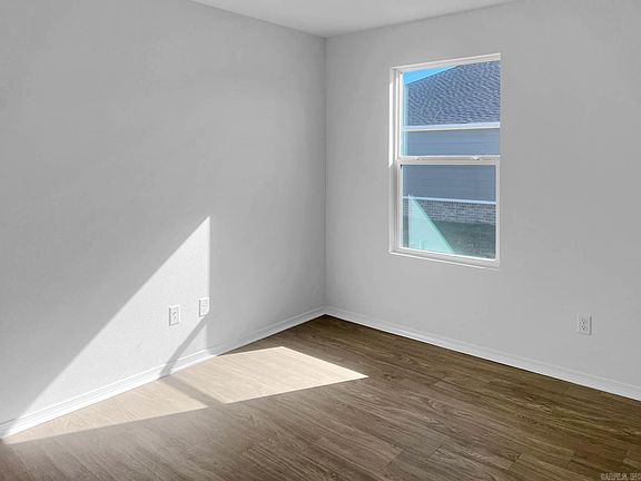 3rd image of 504 Cherry St