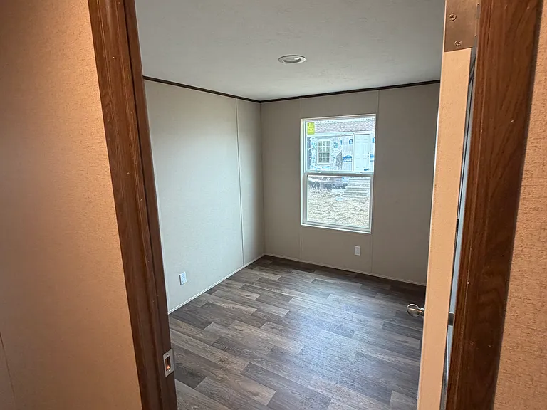 132 Linda Ln — Photo 5