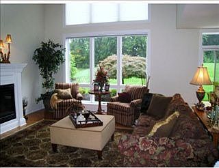 3rd image of 3140 Annandale Dr