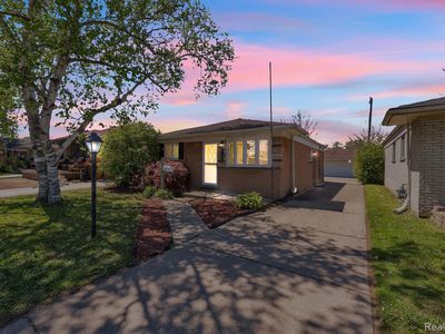 6499 Mayburn St, Dearborn Heights, MI, 48127