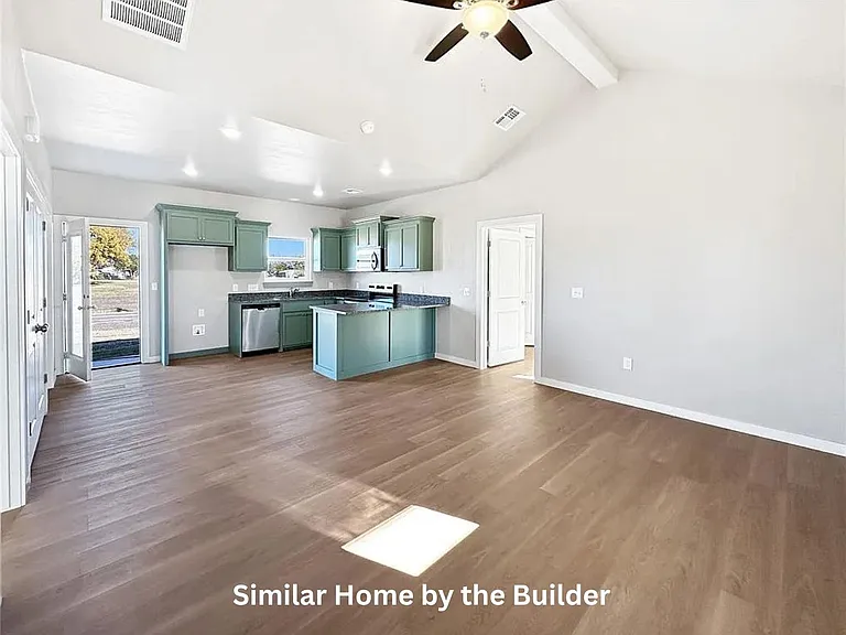 1812 SW Douglas Ave — Photo 3