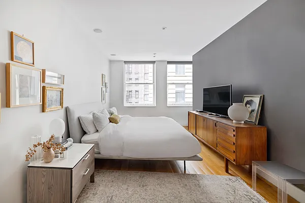 Sold by Compass | media 9