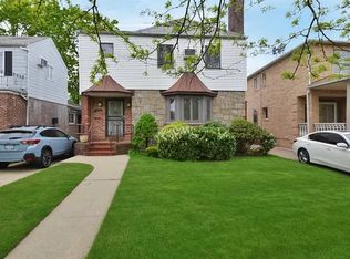 7218 137th St, Flushing, NY 11367