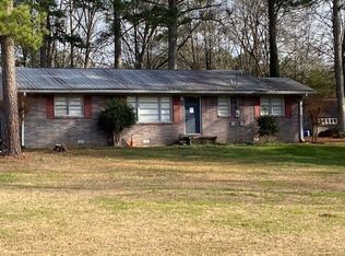 121 Sunset Dr NE, Calhoun, GA 30701