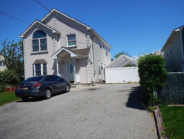2nd image of 17 Simmons St