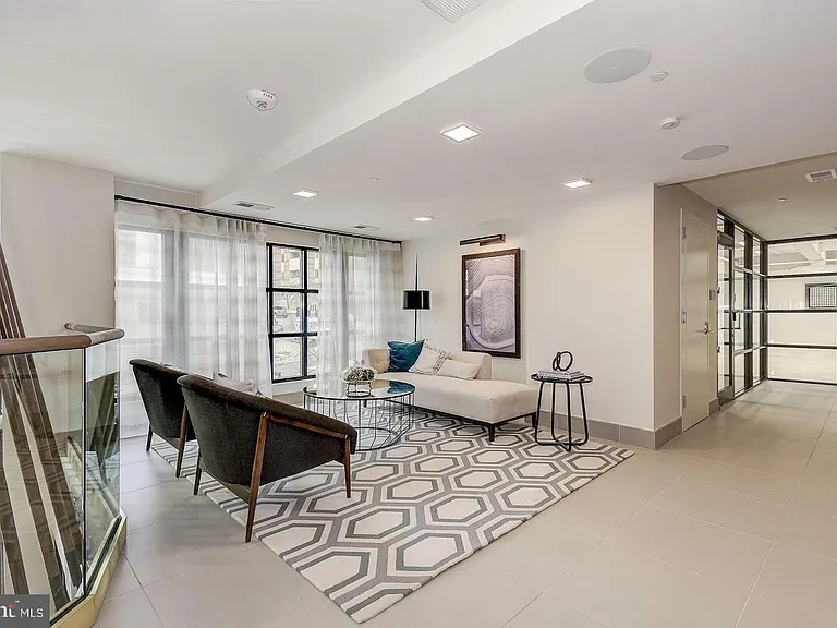 1411 Key Blvd #406 — Photo 30