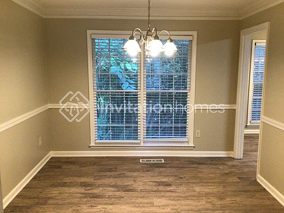 4th image of 2886 Southwell Ln SW