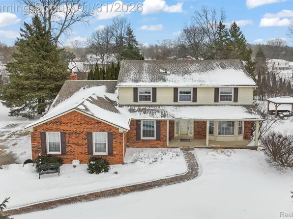 22522 Clear Lake Dr, Farmington Hills, MI 48335