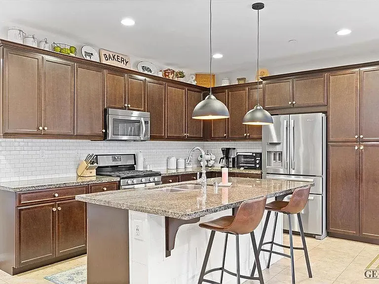 5809 Grizzly Peak Dr — Photo 16