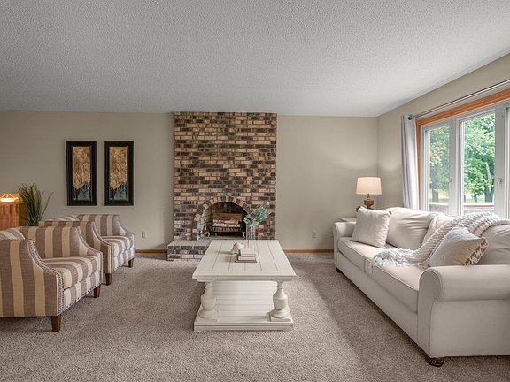 2nd image of 10221 Jeffery Ln