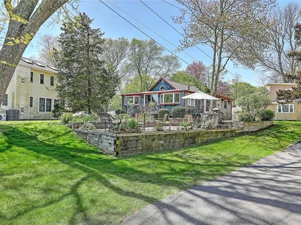 600 Cole Farm Rd, Warwick, RI 02889