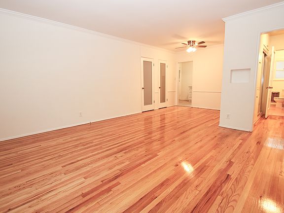 5th image of 4870 Tujunga Ave #4870