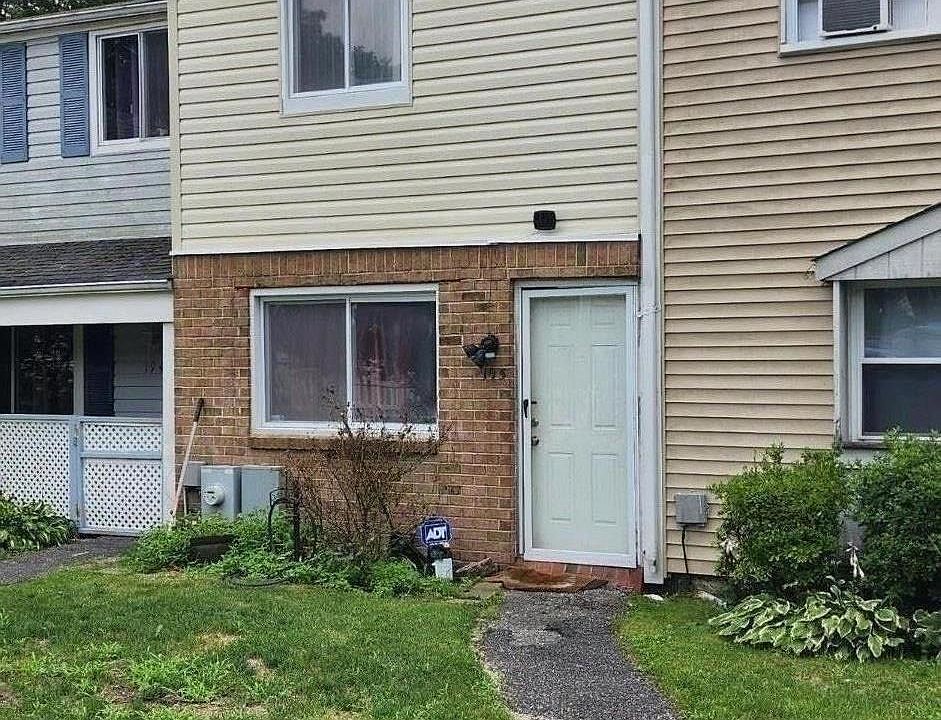 1st image of 195 Hill Circle #195