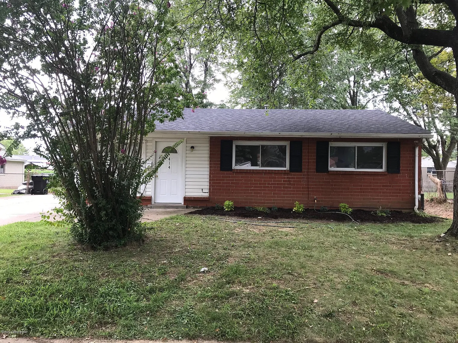 414 Mac Brae Rd photo 1