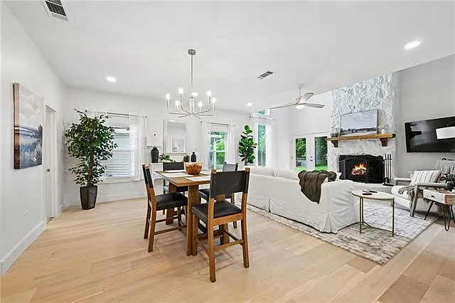 2 bed, 2.5 bath, 1600 sqft, $3,225 — Photo 3