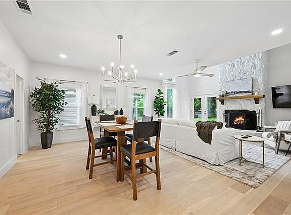 3rd image of 9 Caribbean Ct