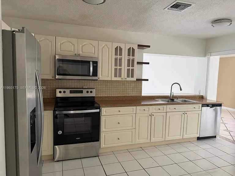 12695 SW 144th Ter — Photo 3