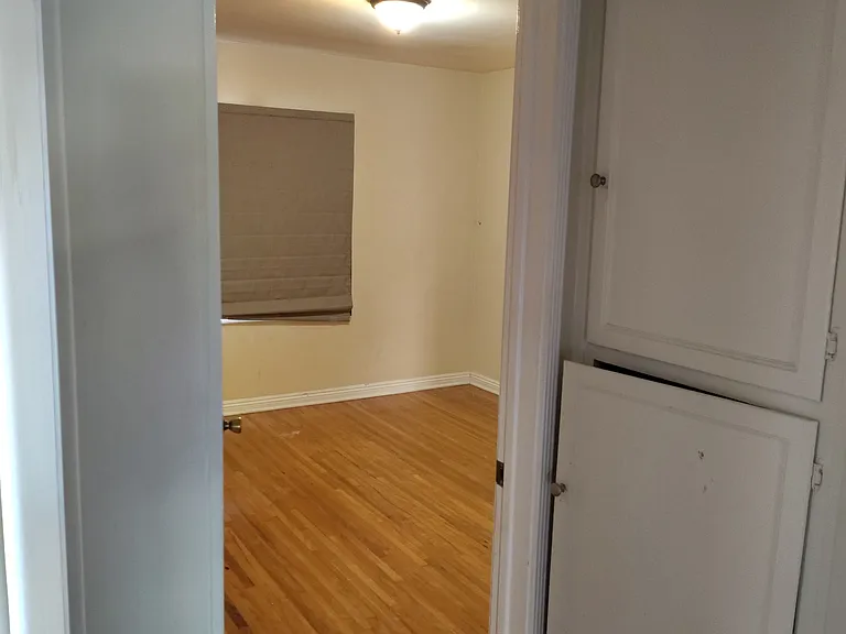 4734 Allott Ave — Photo 16