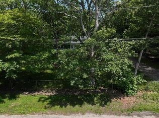 15 Dourland Rd, Medford, NY 11763