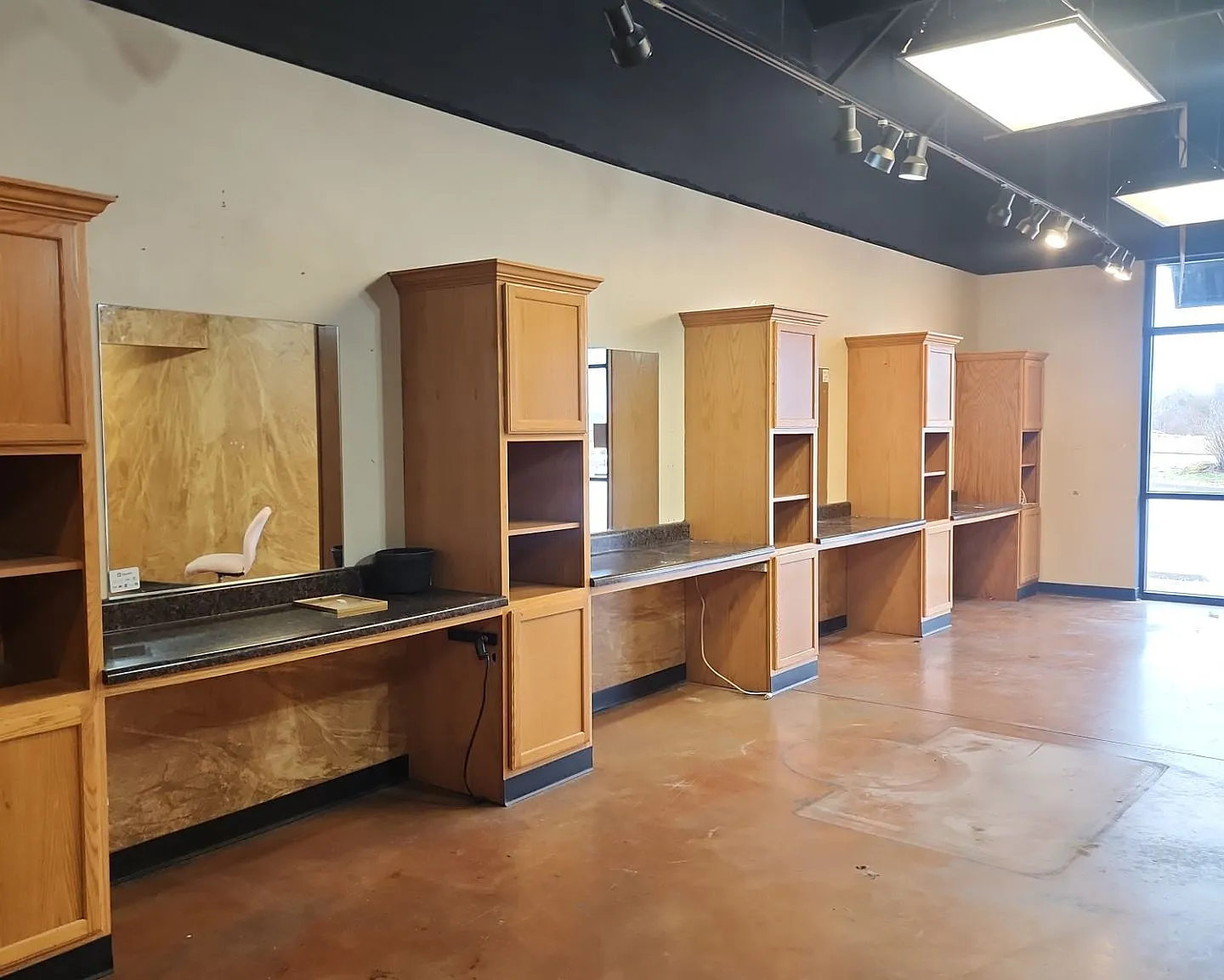 346 W Enterprise - 356 — Photo 1