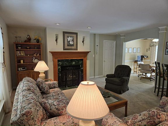 2nd image of 1407-265 Middle Rd