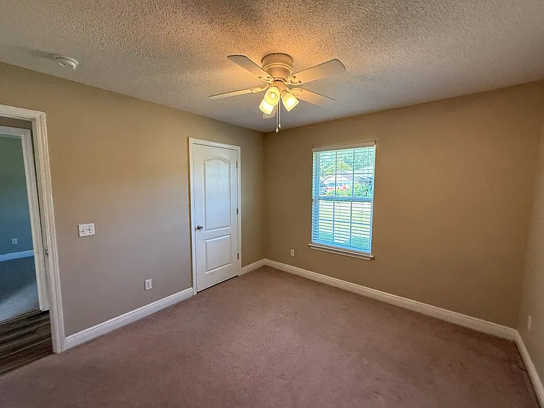 1519 Sandcliff Dr — Photo 18