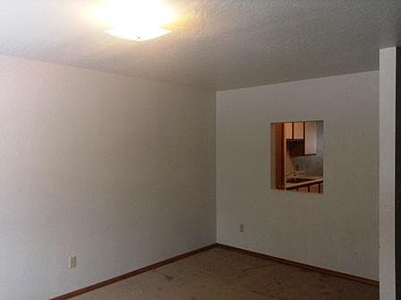 2nd image of 403 SW Higgins Ave APT E