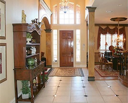 2nd image of 110 Wilmington Ct