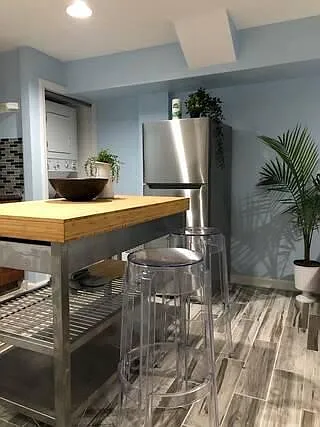 Studio, 1.0 bath, 700 sqft, $1,600 — Photo 3