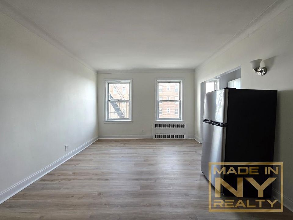 2nd image of 12220 Ocean Promenade APT 5B