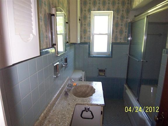 3rd image of 5612 Luhn Ave